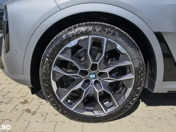 BMW X7 xDrive40i AT MHEV