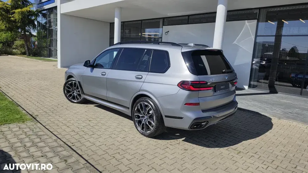BMW X7 xDrive40i AT MHEV — imagine 3