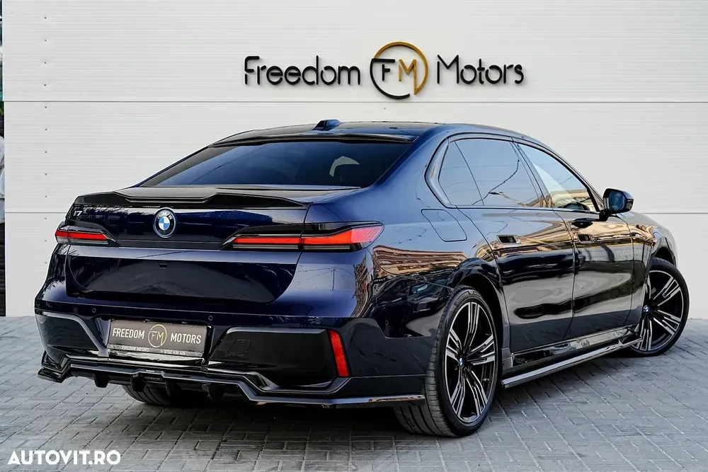 BMW i7 M70 xDrive — imagine 3