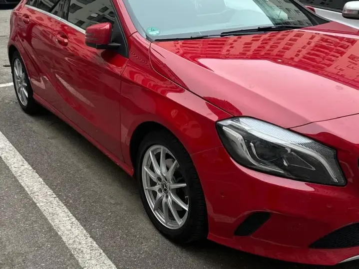 Mercedes-Benz A 180