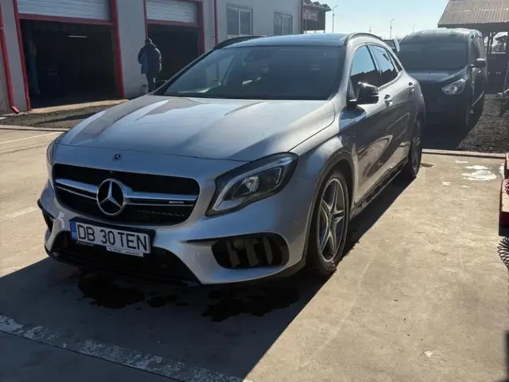 Mercedes-Benz GLA X156