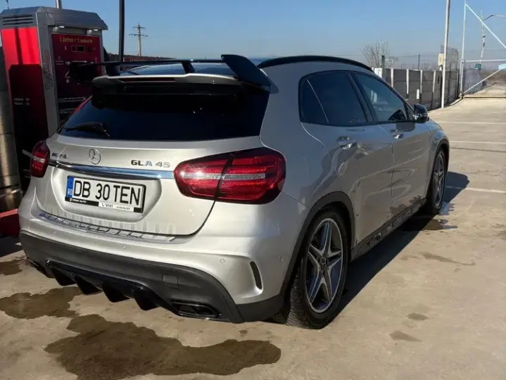 Mercedes-Benz GLA X156