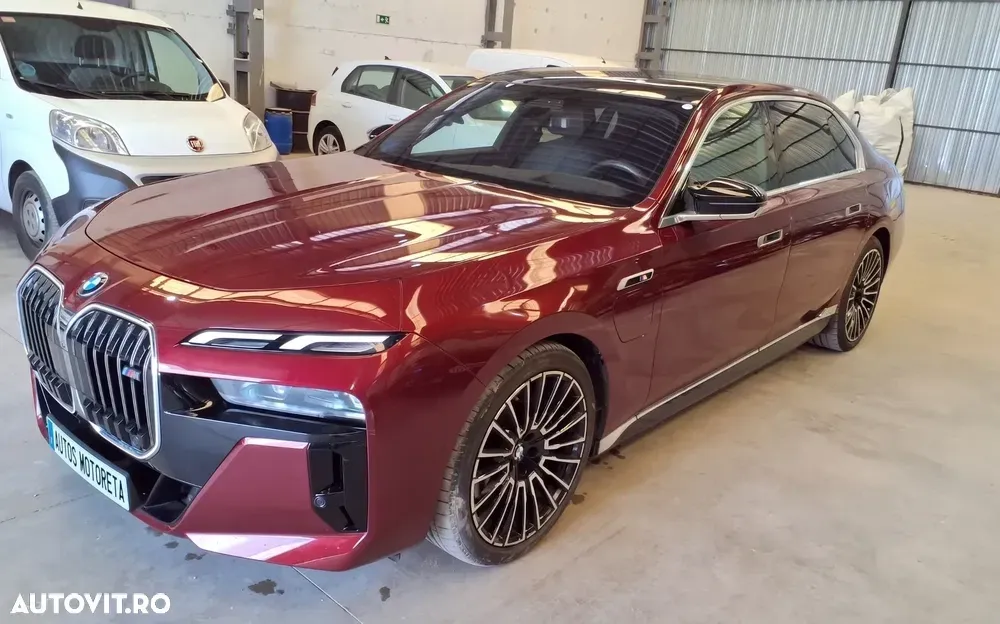 BMW M7 M760e xDrive AT PHEV — imagine 2