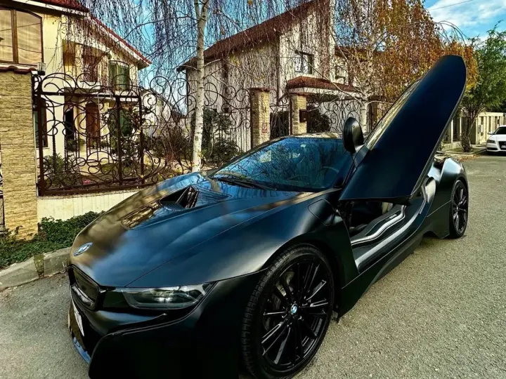 BMW i8 Pure Impulse
