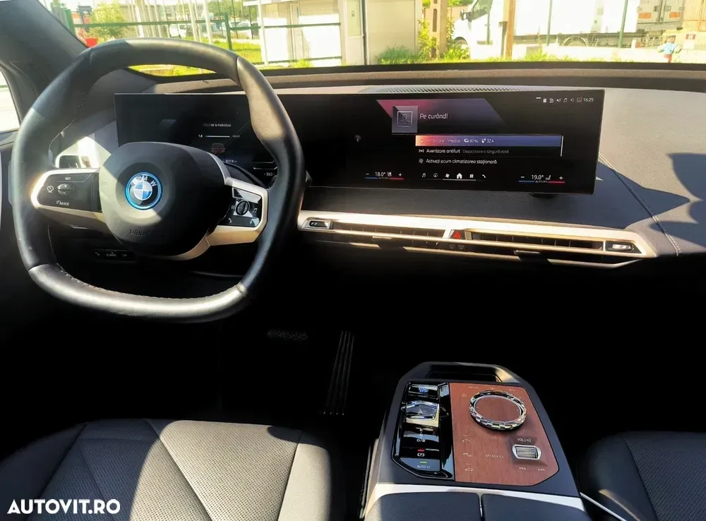 BMW iX — imagine 6