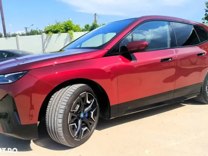 BMW iX