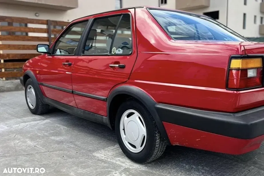 Volkswagen Jetta — imagine 4