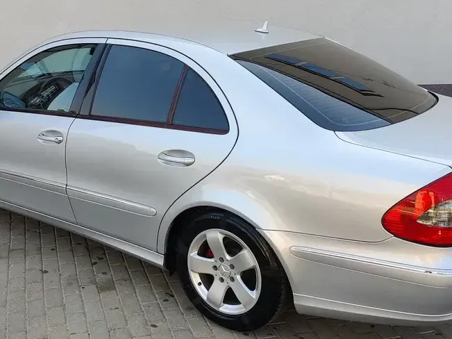 Mercedes-Benz E W211