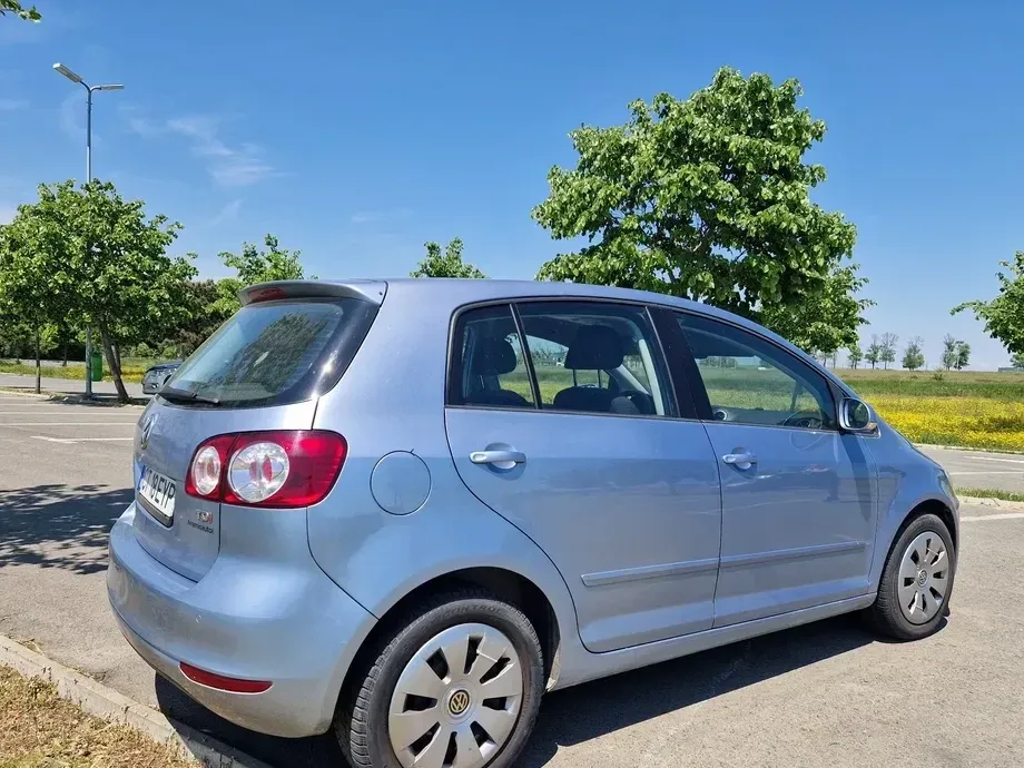 Volkswagen Golf 1.6 TDI DPF BlueMotion Technology Style — imagine 4