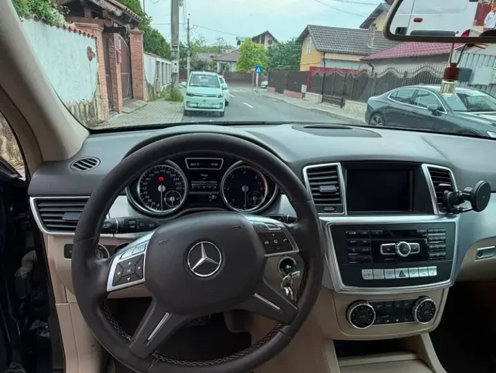 Mercedes-Benz ML W166