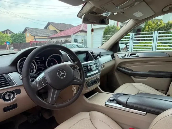 Mercedes-Benz ML W166