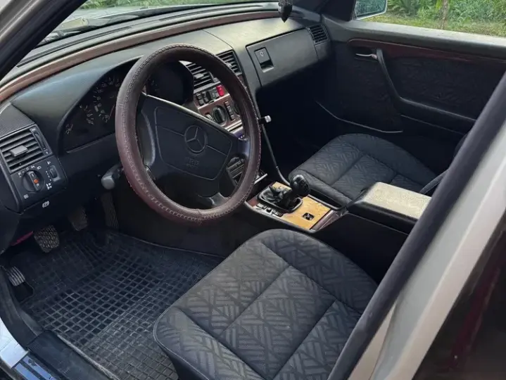 Mercedes-Benz C W202