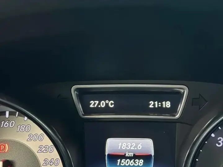 Mercedes-Benz CLA 200 d 7G-DCT