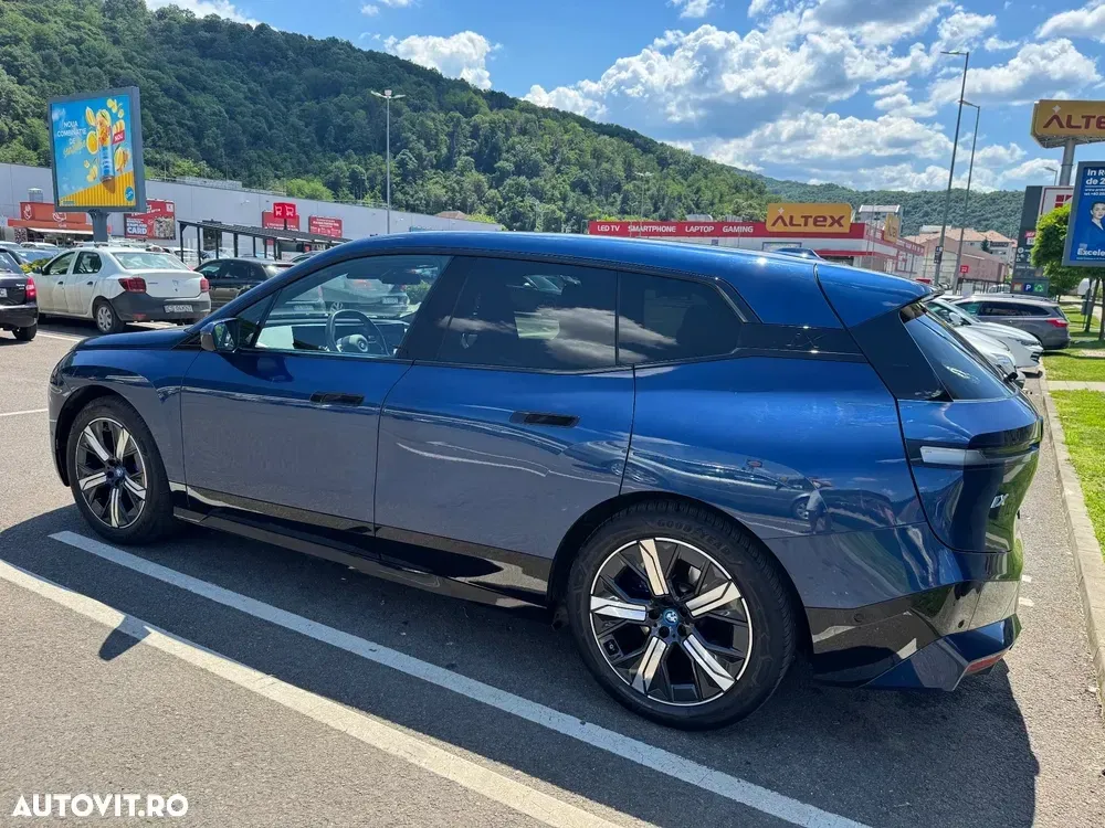 BMW iX — imagine 4