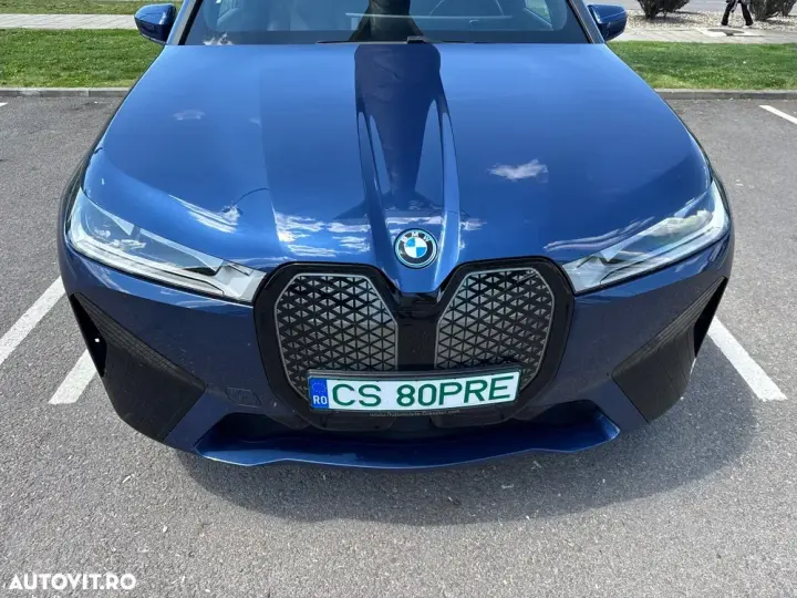 BMW iX