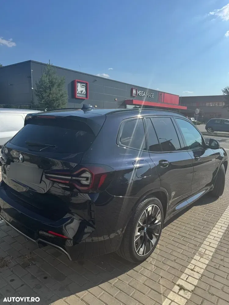 BMW iX3 Impressive — imagine 3