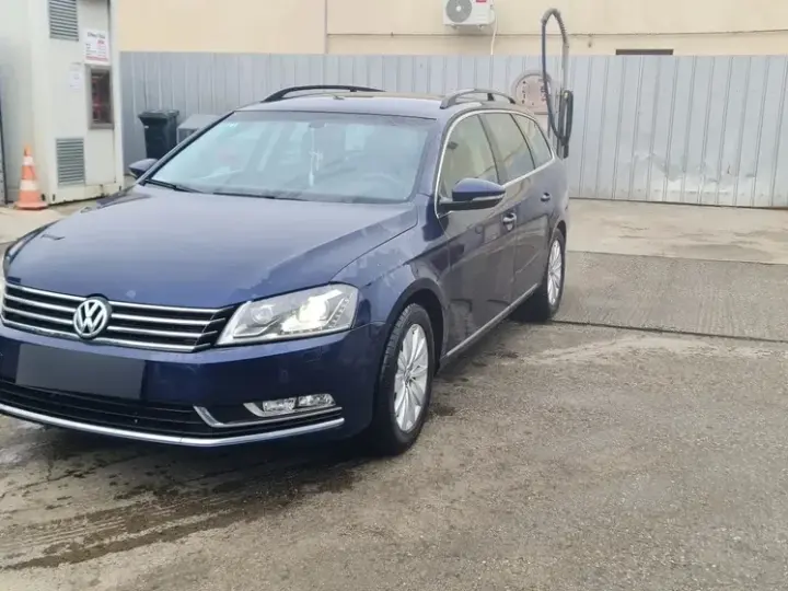 Volkswagen Passat B7 2.0 TDI 4Motion BlueMotion Technology Comfortline