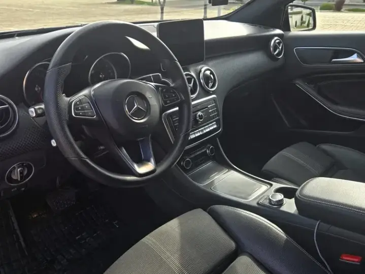 Mercedes-Benz A 220 d 4Matic 7G-DCT AMG Line