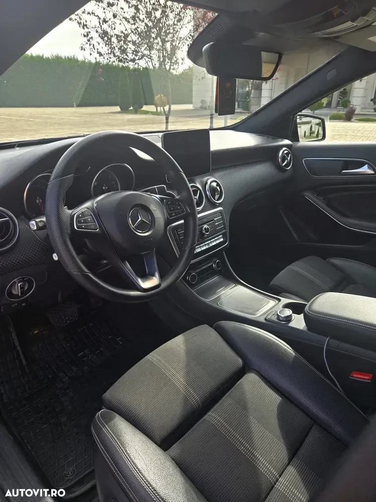 Mercedes-Benz A 220 d 4Matic 7G-DCT AMG Line — imagine 2