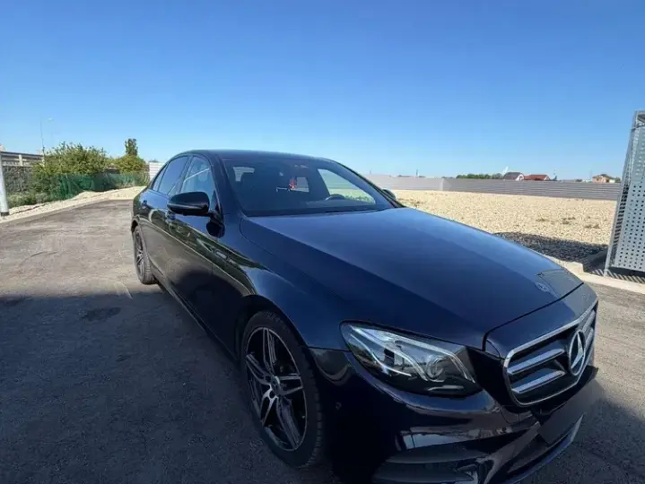Mercedes-Benz E W213 220 d 4Matic 9G-TRONIC AMG Line