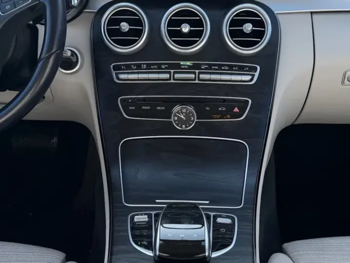 Mercedes-Benz C W205 250 d 4Matic 9G-TRONIC Exclusive