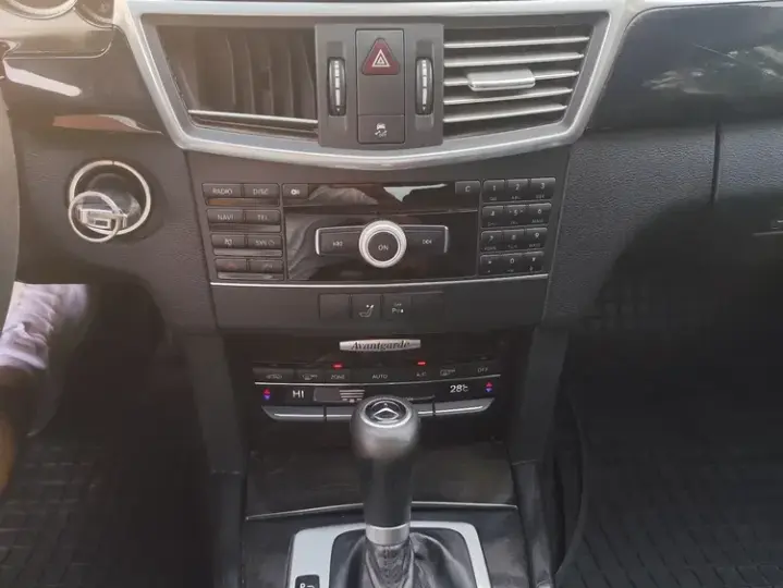 Mercedes-Benz E W212 220 CDI DPF BlueEFFICIENCY Automatik Avantgarde