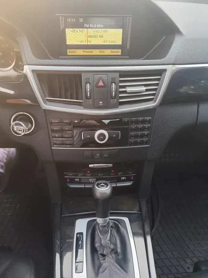 Mercedes-Benz E W212 220 CDI DPF BlueEFFICIENCY Automatik Avantgarde — imagine 5