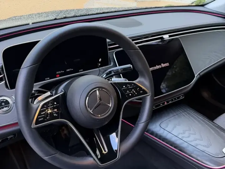 Mercedes-Benz E W214 200 9G-TRONIC