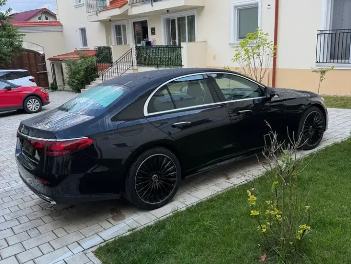 Mercedes-Benz E W214 200 9G-TRONIC