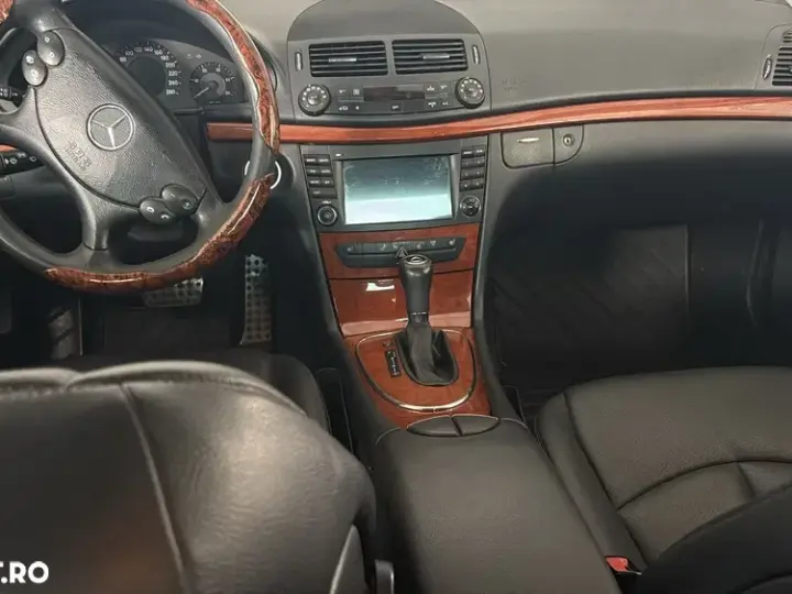 Mercedes-Benz E W211