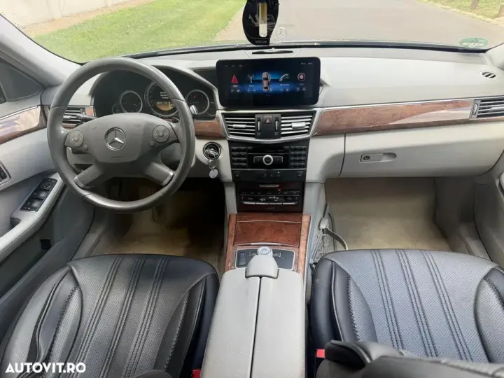 Mercedes-Benz E 250 CDI DPF BlueEFFICIENCY 7G-TRONIC