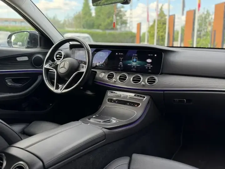 Mercedes-Benz E W213 200 9G-TRONIC