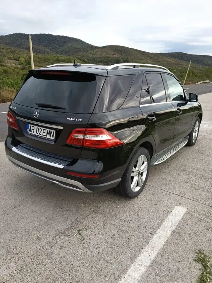Mercedes-Benz ML 250 BlueTEC 4MATIC 7G-TRONIC — imagine 3