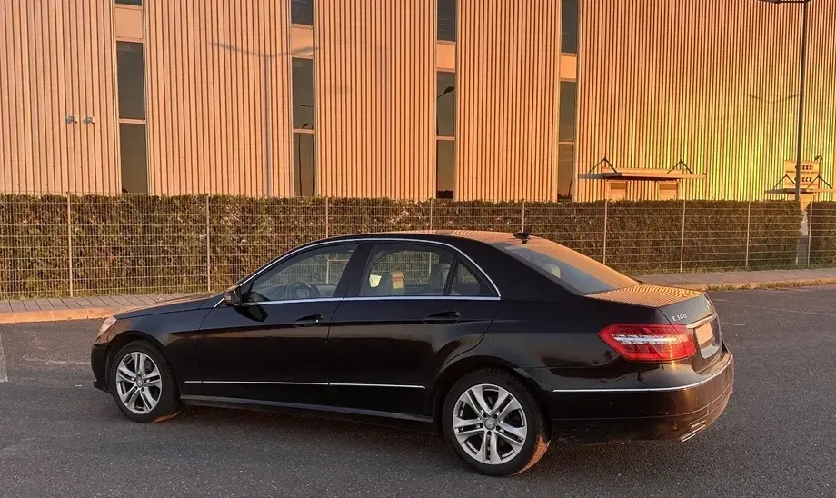Mercedes-Benz E W212 300 BLUETEC HYBRID 7G-TRONIC Avantgarde — imagine 3