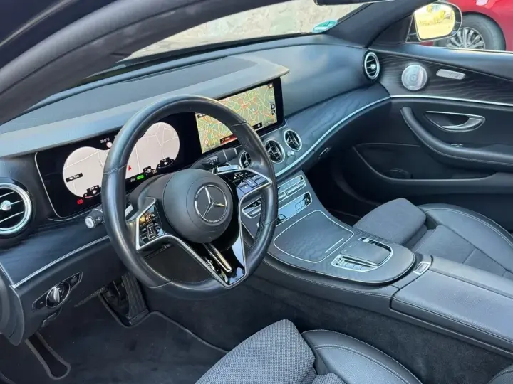 Mercedes-Benz E 220 d 9G-TRONIC AMG Line