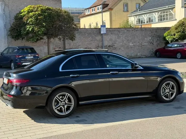 Mercedes-Benz E 220 d 9G-TRONIC AMG Line