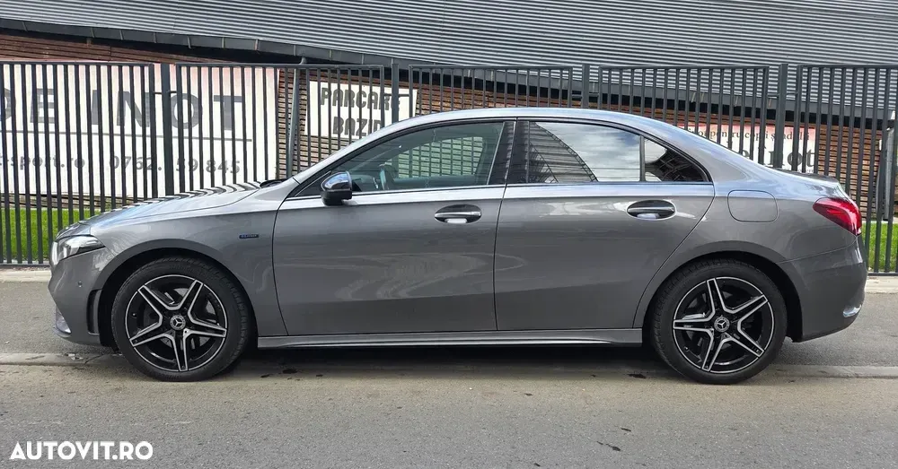 Mercedes-Benz A 250 W177/V177 e Sedan 8G-DCT AMG Line — imagine 3