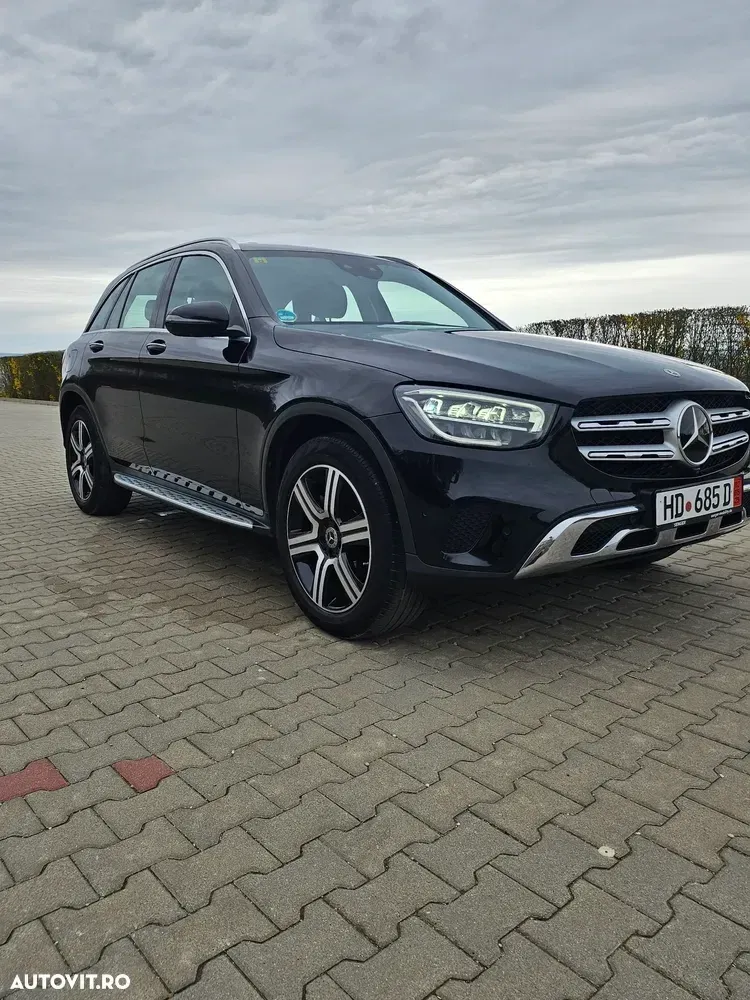 Mercedes-Benz GLC 300 d 4MATIC — imagine 4