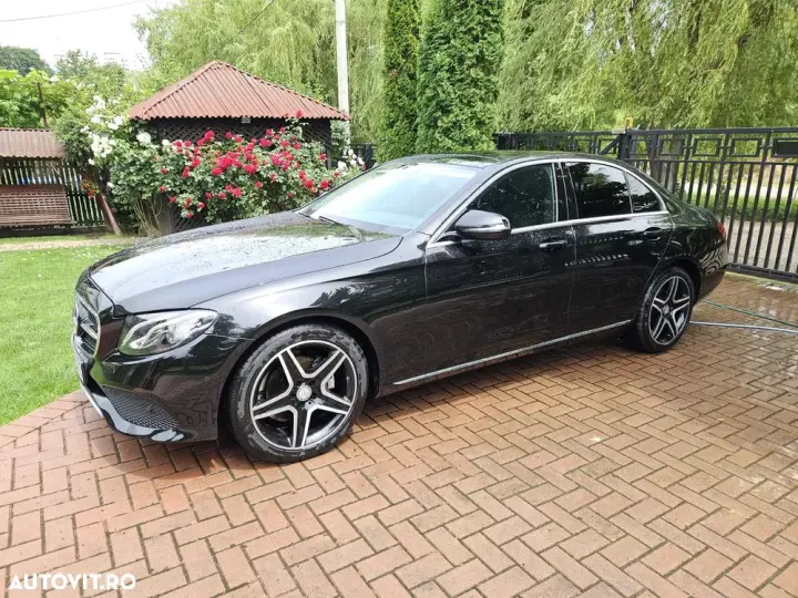 Mercedes-Benz E W213 220 d 9G-TRONIC
