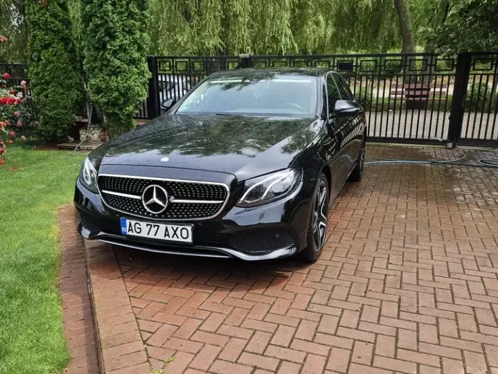 Mercedes-Benz E W213 220 d 9G-TRONIC