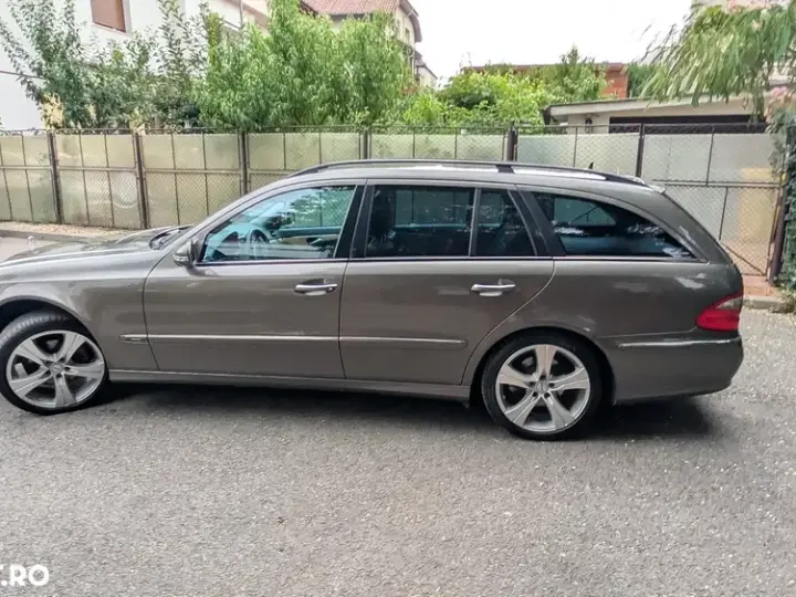 Mercedes-Benz E W211