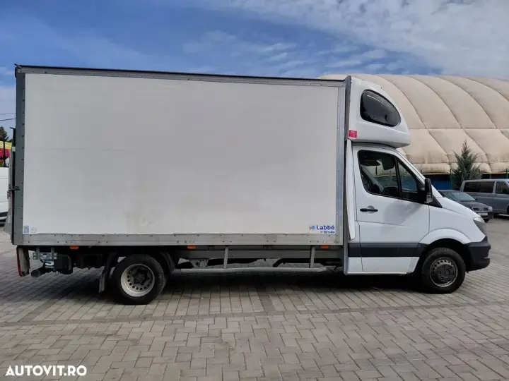 Mercedes-Benz Sprinter 906.211