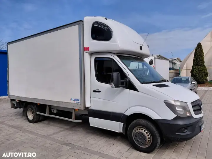 Mercedes-Benz Sprinter 906.211