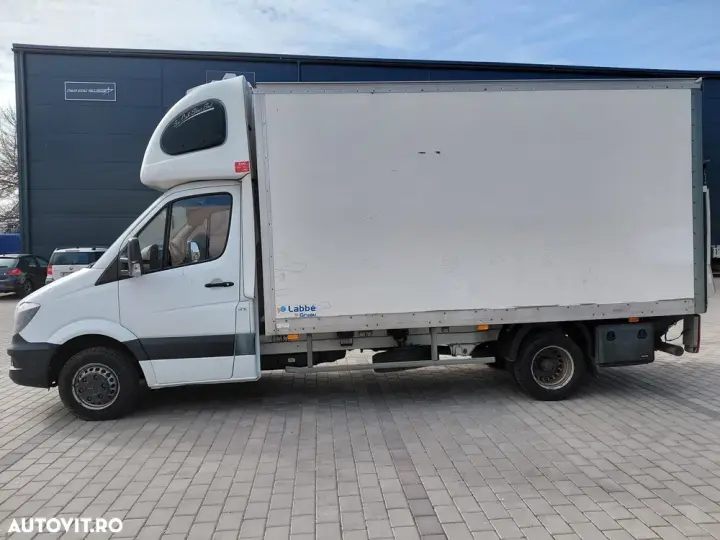 Mercedes-Benz Sprinter 906.211