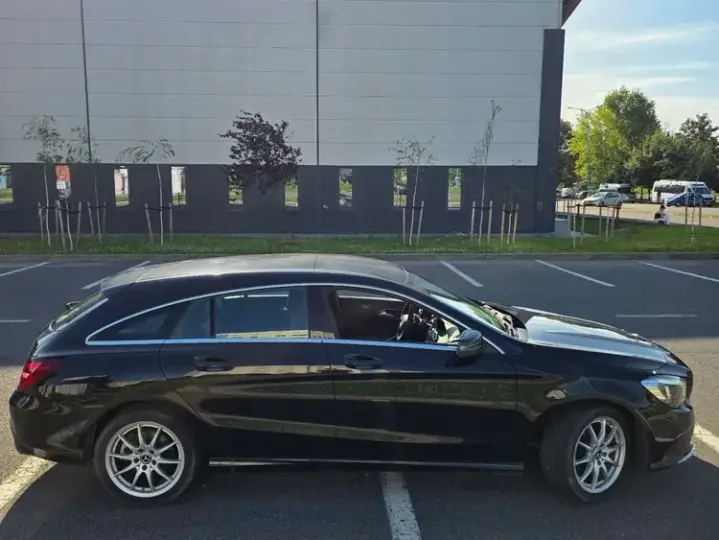 Mercedes-Benz CLA 180