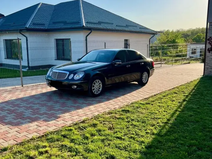 Mercedes-Benz E W211