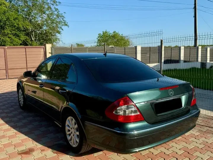 Mercedes-Benz E W211