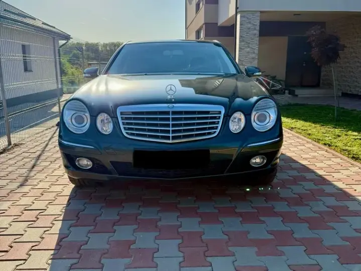 Mercedes-Benz E W211