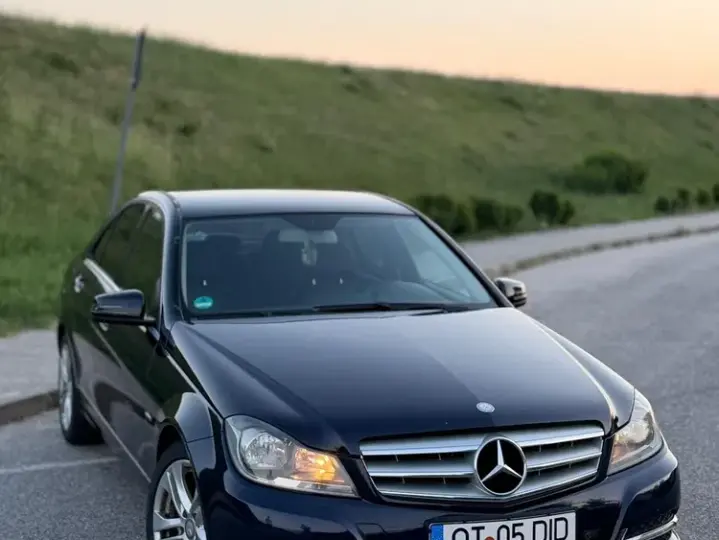 Mercedes-Benz C W204 180 BlueEFFICIENCY 7G-TRONIC Avantgarde