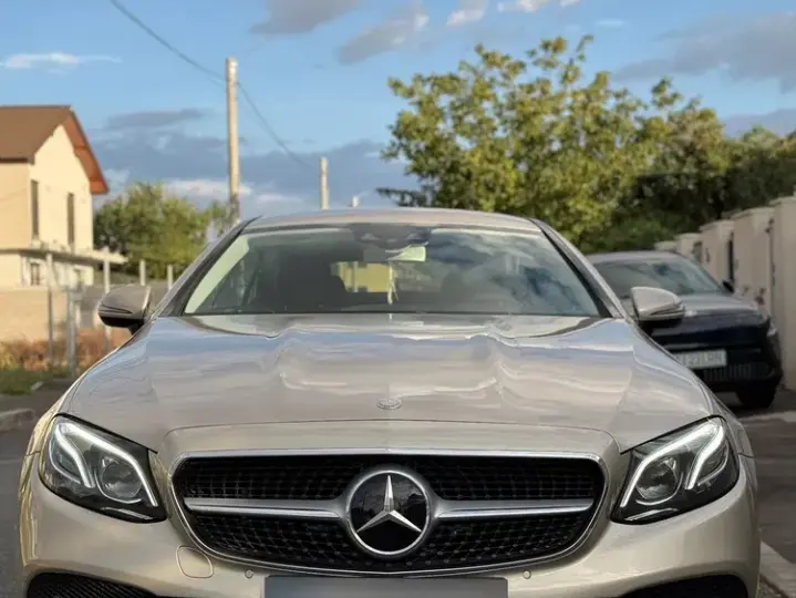 Mercedes-Benz E W213 200